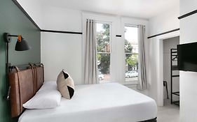 La Ventana Deluxe Suites
